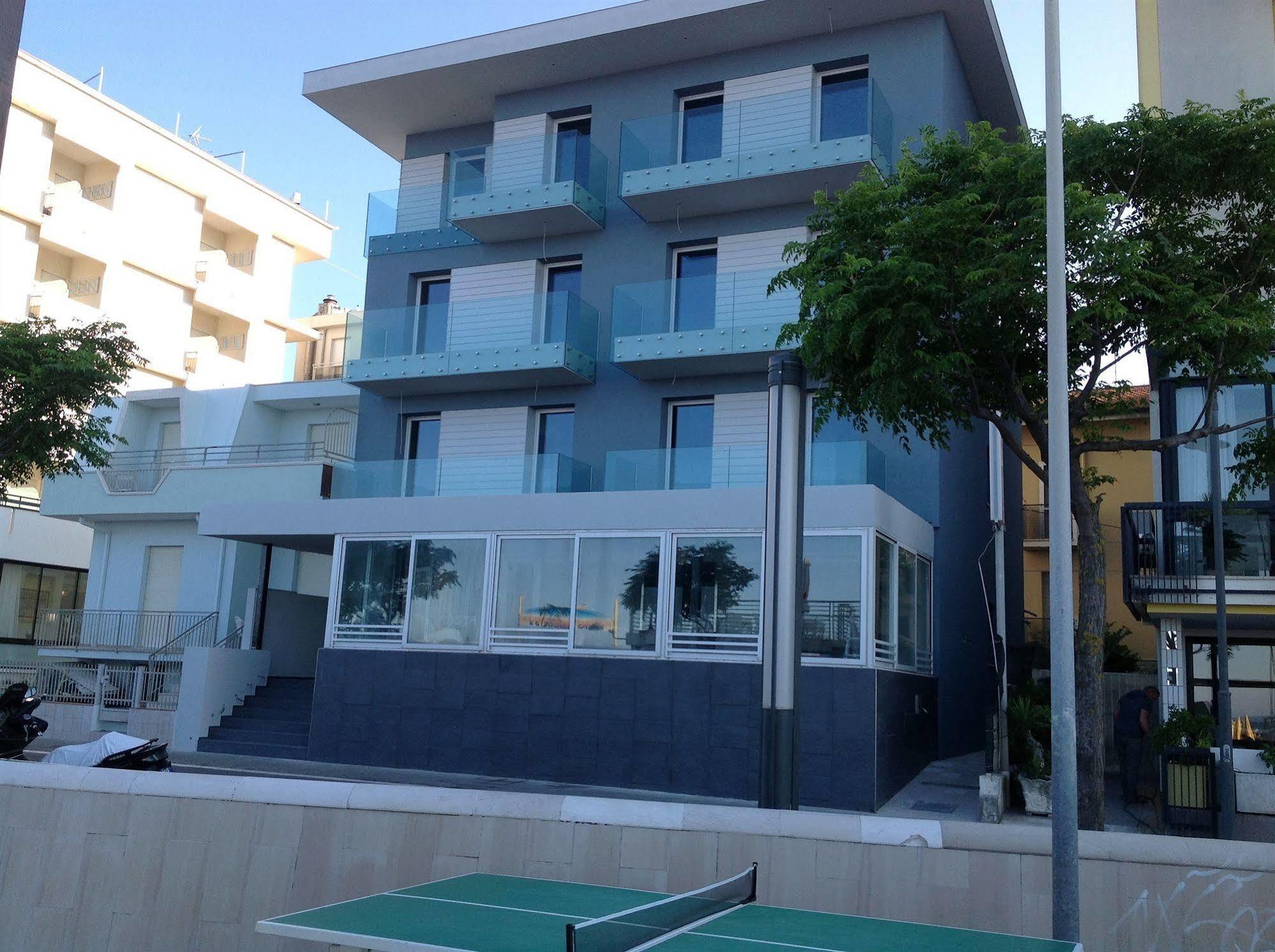 Bell Suite Hotel Bellaria-Igea Marina Bagian luar foto