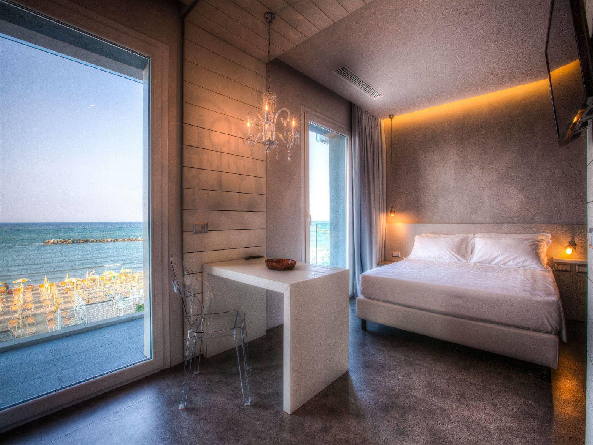 Bell Suite Hotel Bellaria-Igea Marina Bagian luar foto