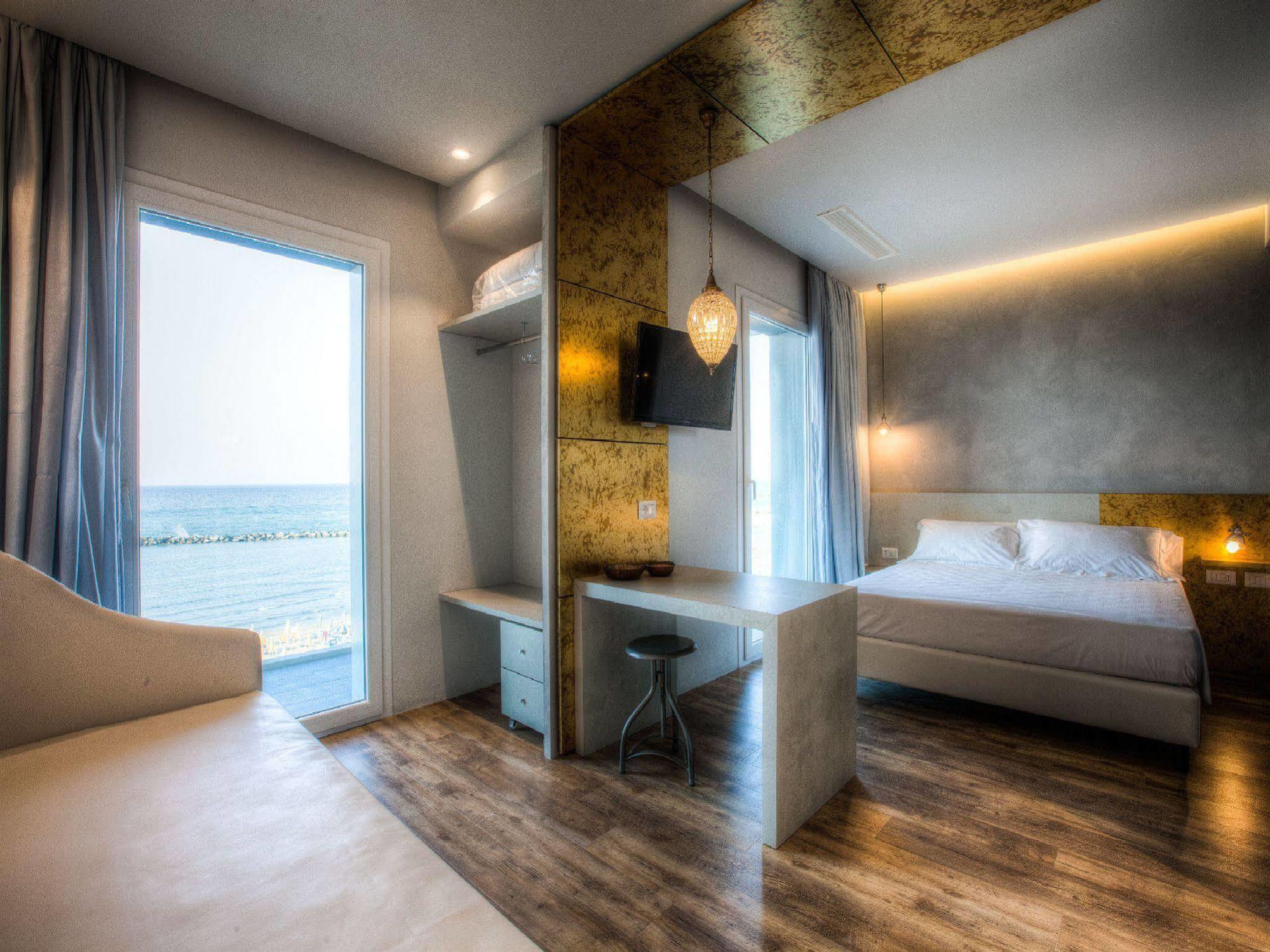Bell Suite Hotel Bellaria-Igea Marina Bagian luar foto