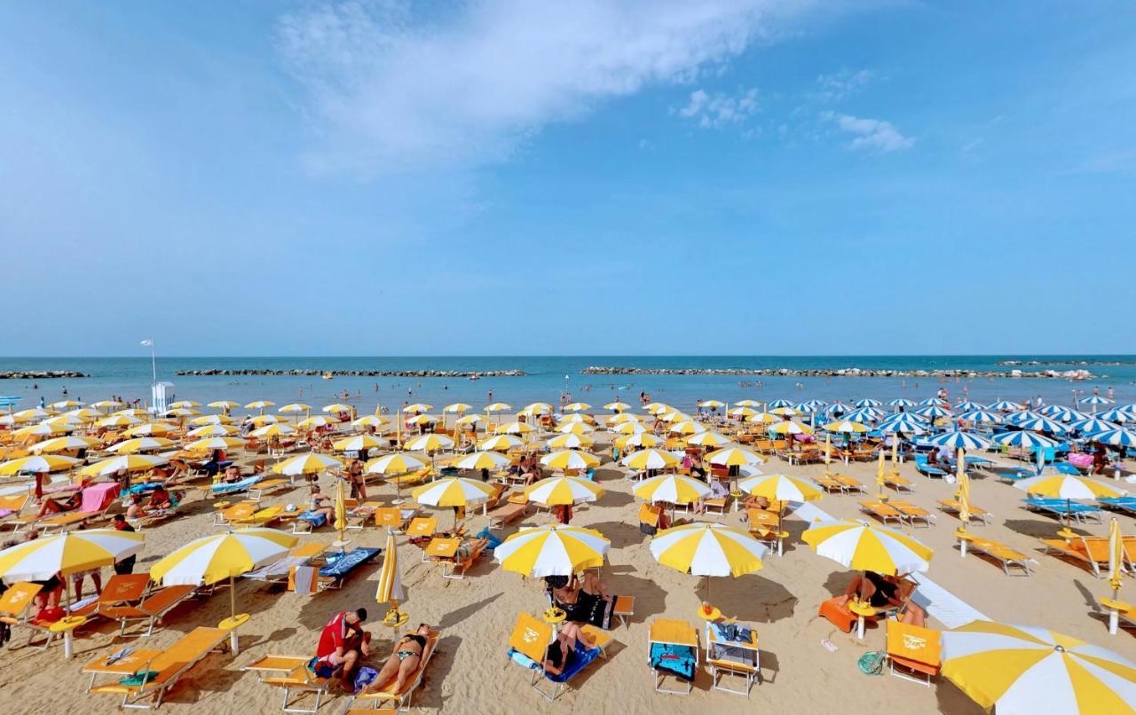 Bell Suite Hotel Bellaria-Igea Marina Bagian luar foto